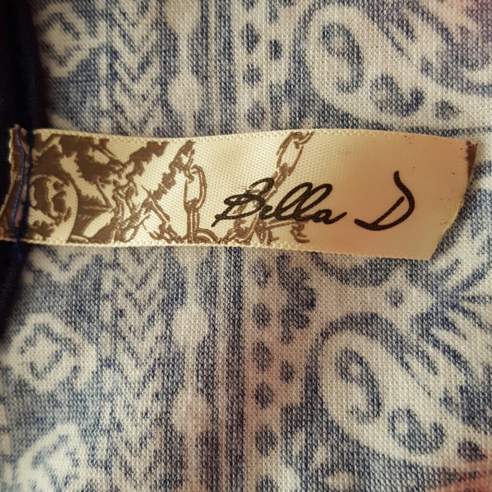 NWOT Bella D Bow back Top - Picture 6 of 7